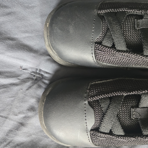 Baby Black Jordan Sneakers 8C - Picture 2 of 6